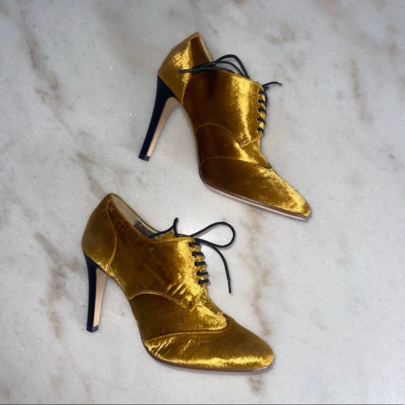 Chanel Velvet Gold Mustard Lace Up Oxford Heel Pump - Picture 12 of 17